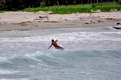 Panga Drops:  Small But Surfable,  Clean