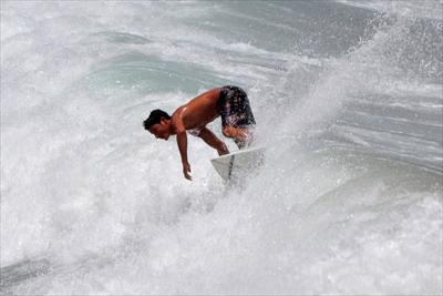 Panga Drops:  Small But Surfable,  Clean